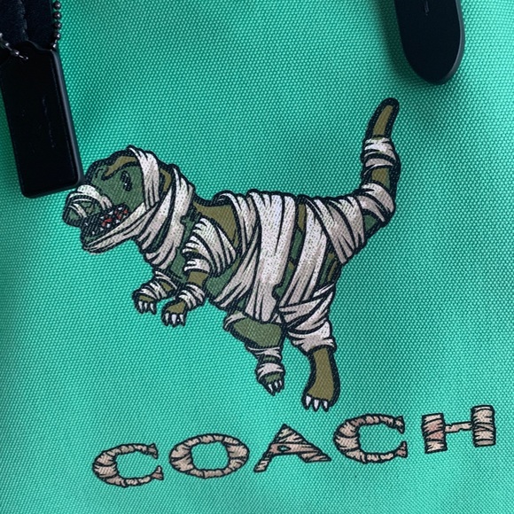 SOLD⛔️Authentic COACH 1941 Canvas/leather DINOSAUR L.Edition Michael Jordan tote - Picture 9 of 14
